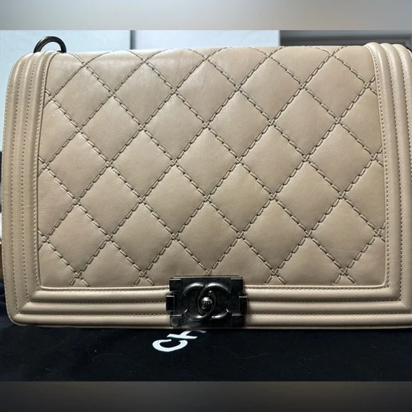 Large Chanel Boy Bag!!! - Picture 10 of 16